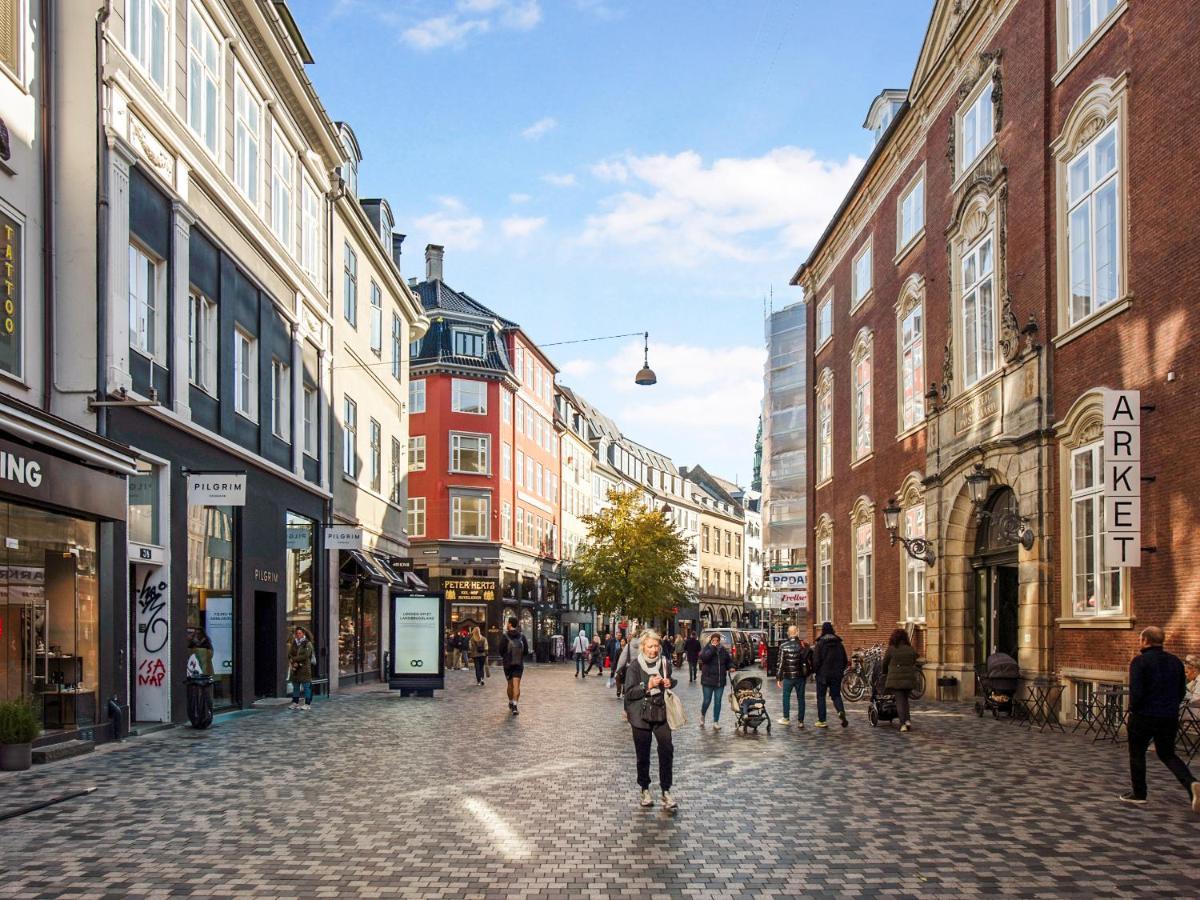 Sanders Leaves - Chic Three-Bedroom Apartment In Downtown Köpenhamn Exteriör bild