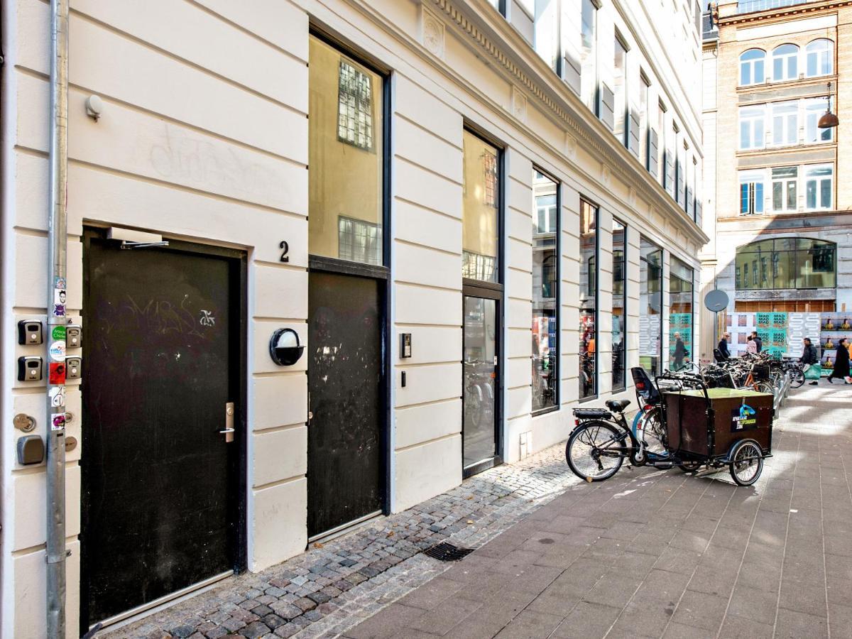 Sanders Leaves - Chic Three-Bedroom Apartment In Downtown Köpenhamn Exteriör bild