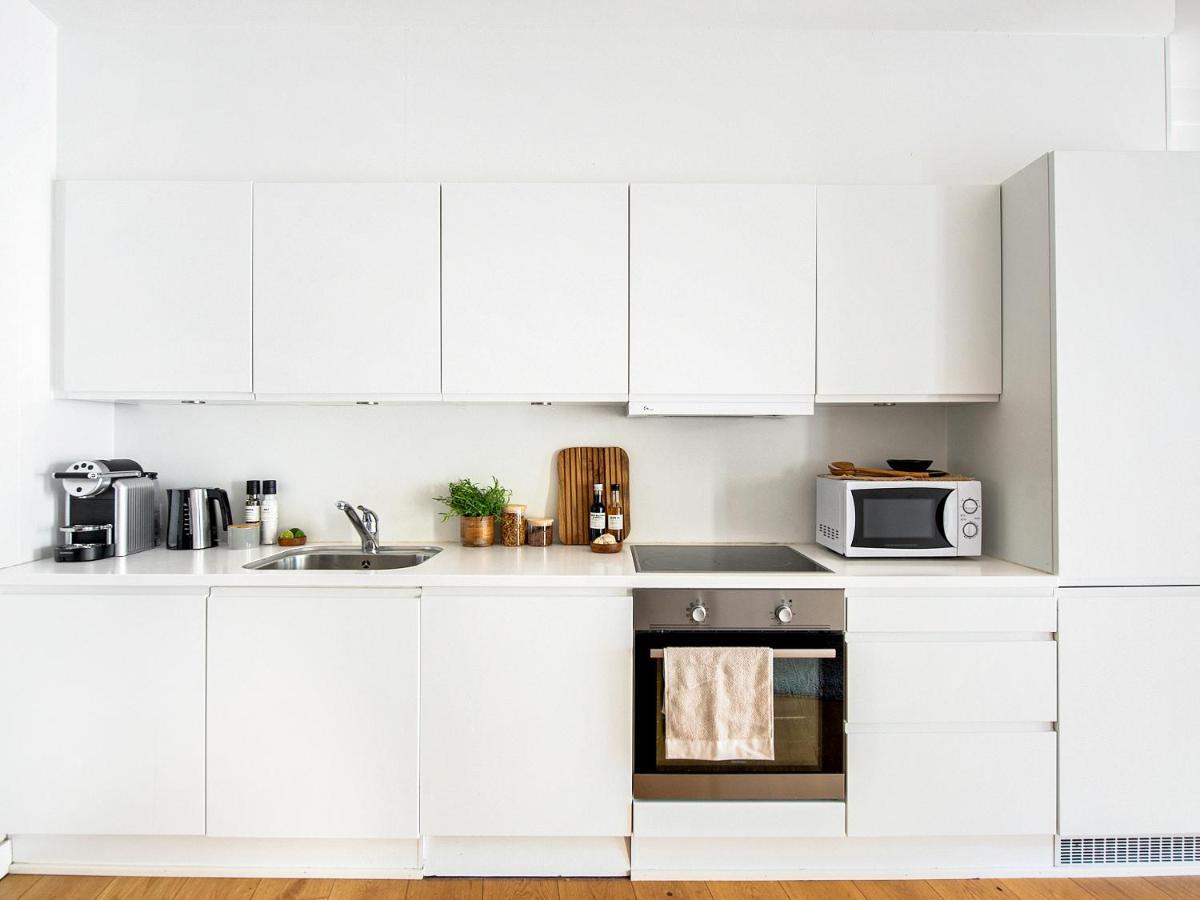 Sanders Leaves - Chic Three-Bedroom Apartment In Downtown Köpenhamn Exteriör bild