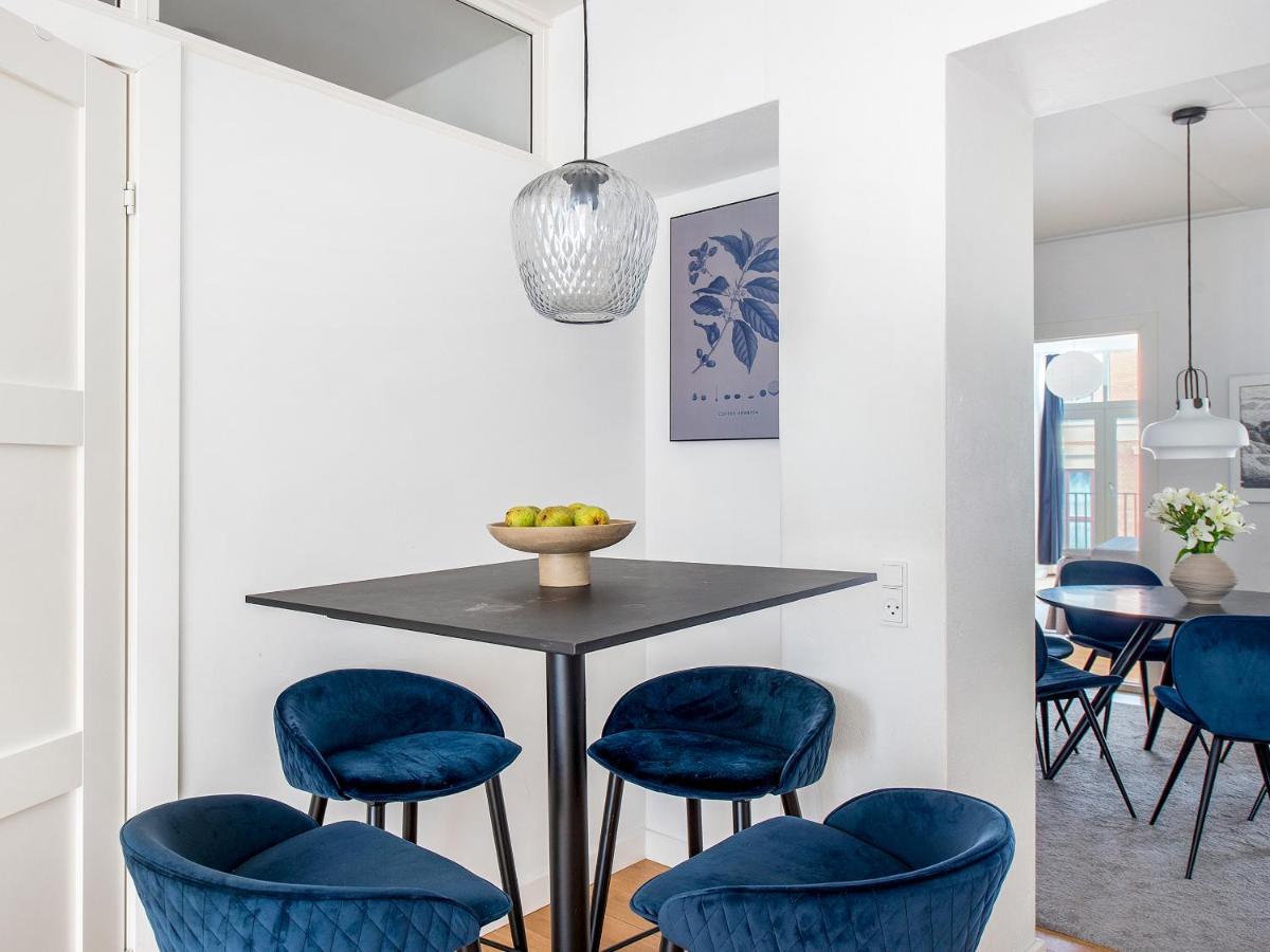 Sanders Leaves - Chic Three-Bedroom Apartment In Downtown Köpenhamn Exteriör bild
